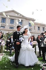 高清组图：王学兵孙宁办典雅婚礼 新人齐秀钻戒