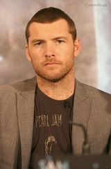 组图：《阿凡达》主创亮相法国 韦弗被影片感动落泪