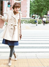 组图：日本模特宫田聪子示范89款秋季服饰搭配