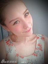 组图：阿娇(钟欣桐)微博自拍美照 芭蕾舞梦幻写真