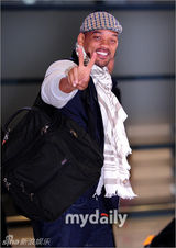 组图：好莱坞影星威尔斯密斯伊万麦格雷戈同机访韩