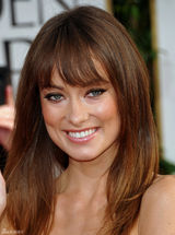 高清图：68届金球奖红毯 奥利维亚-维尔德礼服闪耀