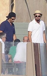 组图：莱昂纳多家中办派对 与友人共度阳光周末