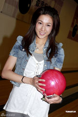 幻灯：无线新剧拍外景 杨怡祝福黎姿生女