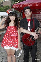 组图：苏打绿为啤酒节献唱 青峰现场掀高潮