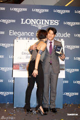 组图：郭富城邀熊黛林庆生 杨采妮拍电影买足保险