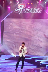 高清组图：新浪网络盛典 满江献唱《中华诵》