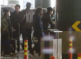 组图：陈妍希素颜现身机场 打扮低调无人识