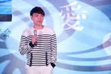 组图：杨宗纬新专辑《初·爱》大获好评