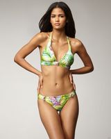 组图：超模克里丝性感内衣写真大秀火辣身材