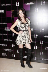 组图：陈乔恩谢婷婷竞艳 同穿黑白裙韵味别致