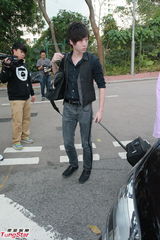 组图：郭晶晶婚礼直击 化妆师抵达霍家大宅