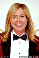 组图：艾美奖红毯 史蒂文-科若卡奴眼神呆滞玩恶搞