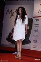 组图：张惠妹代言按摩椅要送妈妈表孝心