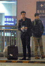 独家：汪小菲回京与廖凡聚餐  二人抽雪茄碰杯