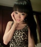 组图：网曝55岁申军谊23岁靓女儿近照 猫女造型可爱