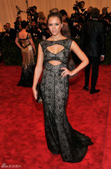 高清图：大都会朋克派对众星个性礼服狂野性感