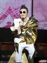 组图：陈奕迅巡回与歌迷狂欢 反口再唱《浮夸》