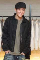 组图：陈冠希举办改版签书会 自曝与女友无结婚打算