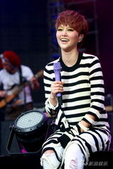 高清：热波音乐节第二天 谭维维彰显摇滚本色