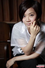 组图：卢凯彤感激黄耀明鼓励 个唱创新视觉效果