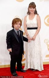 组图：《冰与火》男星小恶魔彼特-丁拉基现身