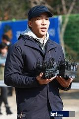 组图：Mighty Mouth生菜入伍 shorry含泪送行