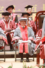 高清图：杜琪峰获颁荣誉院士 刘德华任达华等捧场