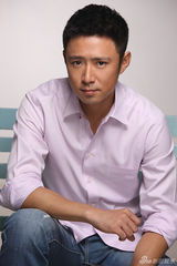 组图：高鑫最新写真曝光 尽展随性气质