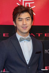 组图：陈柏霖鼓励选手自信 理想情人要独一无二