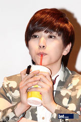 组图：韩国男子组合B1A4举办新碟粉丝签名会