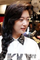 组图：金多炫Clara等出席活动展迷人魅力