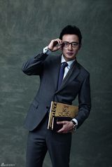 组图：罗晋型男写真时尚多变