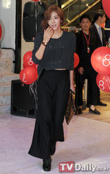 组图：韩星Secret黄静茵等亮相品牌开业典礼