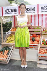 组图：谢婷婷曝锋芝同吃团年饭 阿Sa否认会秘婚