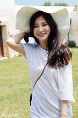 组图：熊乃瑾清新意大利写真 称旅游减压良方