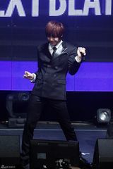 高清图：韩团MBLAQ新辑发布 透视装变性感妖男