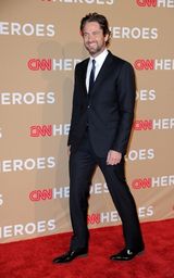 高清图：CNN年度英雄晚会 阿尔芭与黛米-摩尔比美