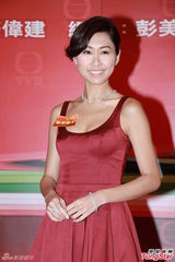 组图：梁政珏透视露内衣 徐子珊暧昧女女吻