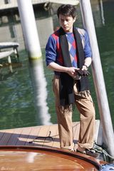 组图：邓超米兰行曝新照 《狄仁杰》整装待发