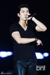 组图：韩团2PM与missA等出席音乐盛典尽情狂欢