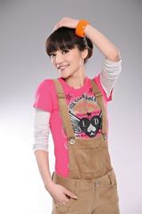 幻灯图：山寨赵薇写真曝光 大眼睛“小燕子”归来 