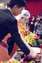 组图：陈贝儿黄国栋造人随缘 佛教仪式婚礼庄严温馨