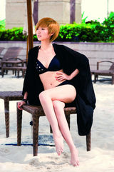 组图：UP Girls香港拍摄写真 热辣比基尼首度曝光