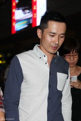 组图：快男阿穆隆出狱回京