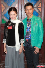 组图：钟嘉欣成视后大热 前哨战败阵也开心