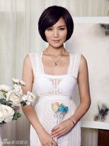 组图：曹曦文变身“甜蜜教主” 演绎夏末缤纷浪漫