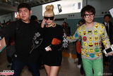 组图：韩团2NE1队长CL抵港 全程耍酷排场足