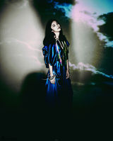 组图：姚晨登封面从容淡定 只想做有担当的女人