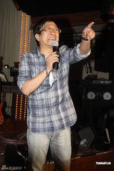 组图：曹启泰创音乐公司 携旗下歌手上海宣传新歌